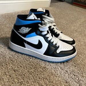 Jordan Retro Light blue and black 1’s